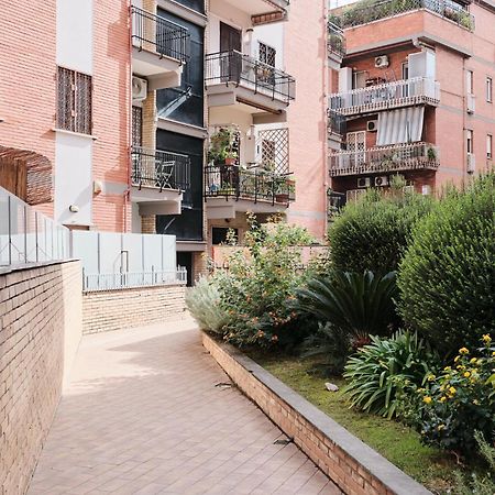 Parcheggio Gratuito, Wi-Fi -Netflix & Ac Apartment Rome Luaran gambar