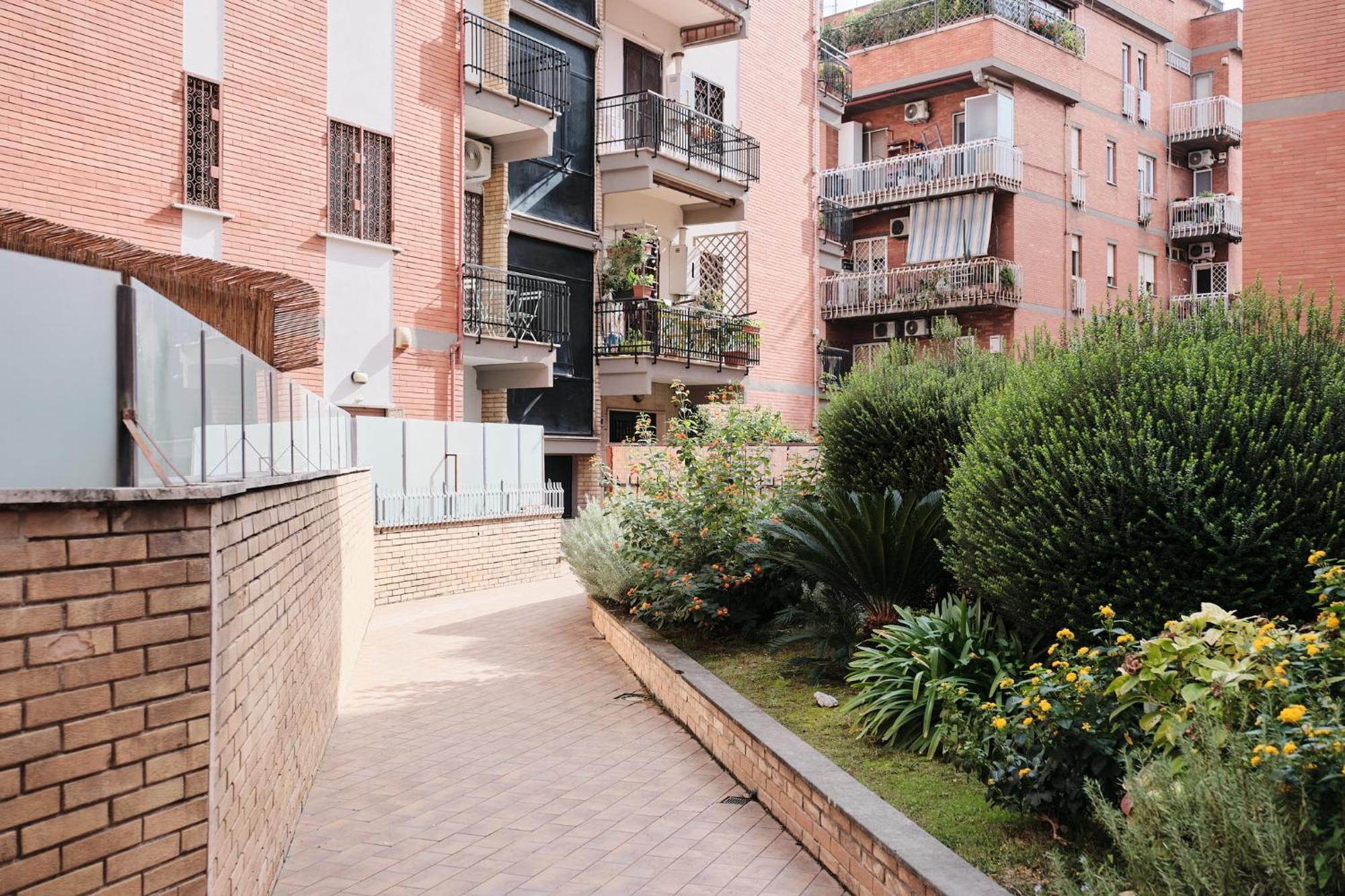 Parcheggio Gratuito, Wi-Fi -Netflix & Ac Apartment Rome Luaran gambar