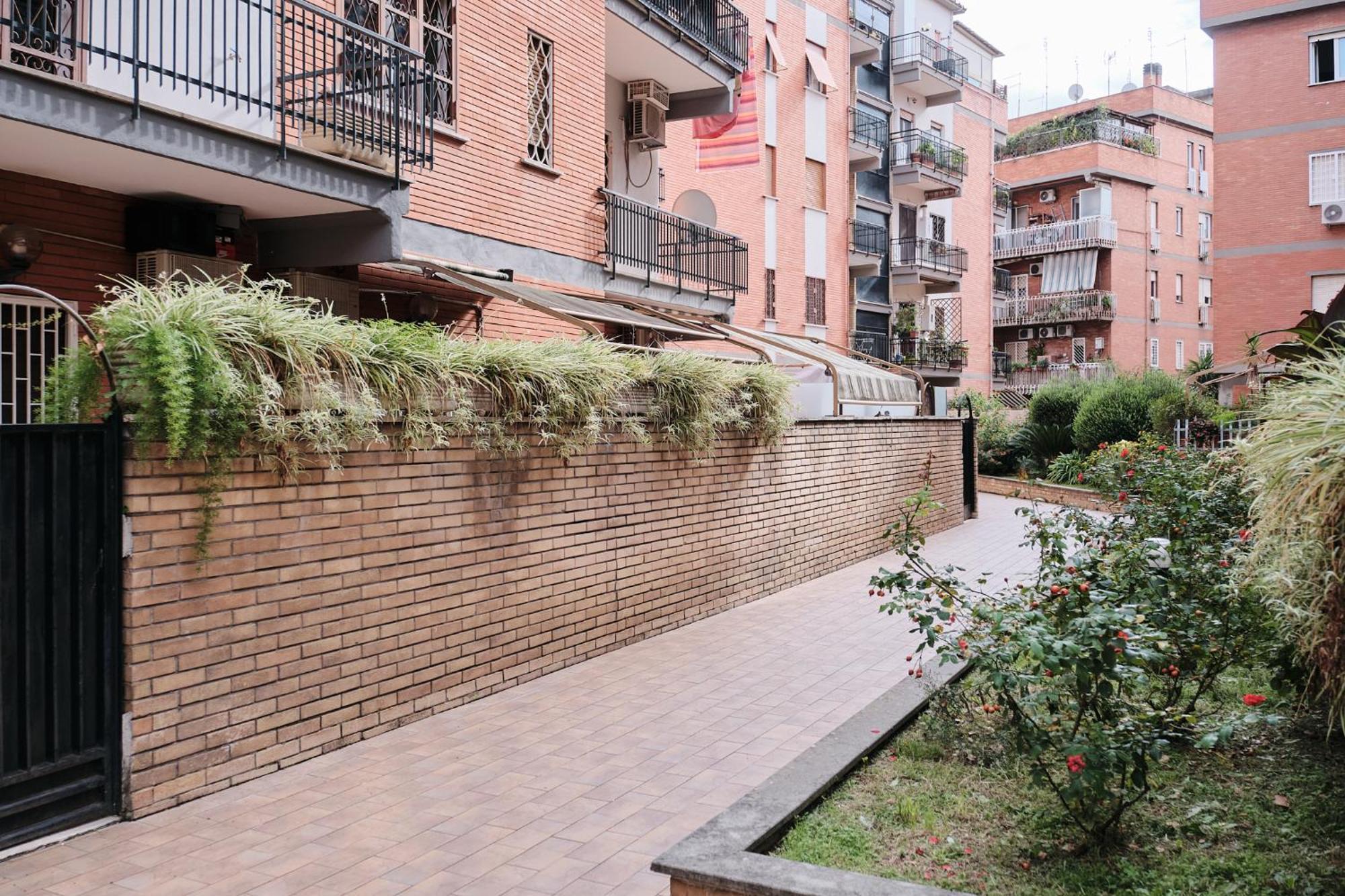 Parcheggio Gratuito, Wi-Fi -Netflix & Ac Apartment Rome Luaran gambar