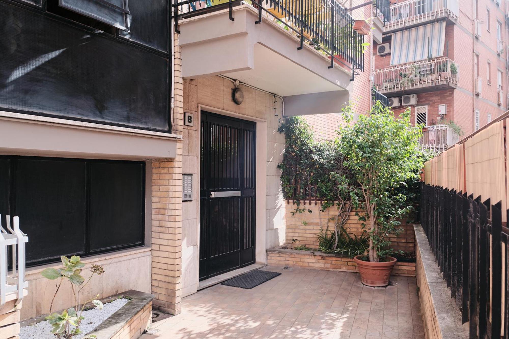 Parcheggio Gratuito, Wi-Fi -Netflix & Ac Apartment Rome Luaran gambar