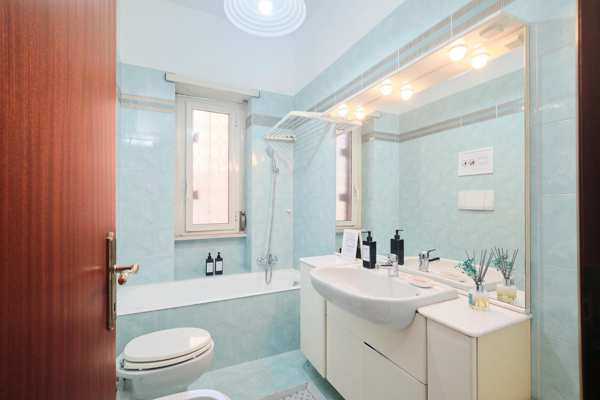 Parcheggio Gratuito, Wi-Fi -Netflix & Ac Apartment Rome Luaran gambar
