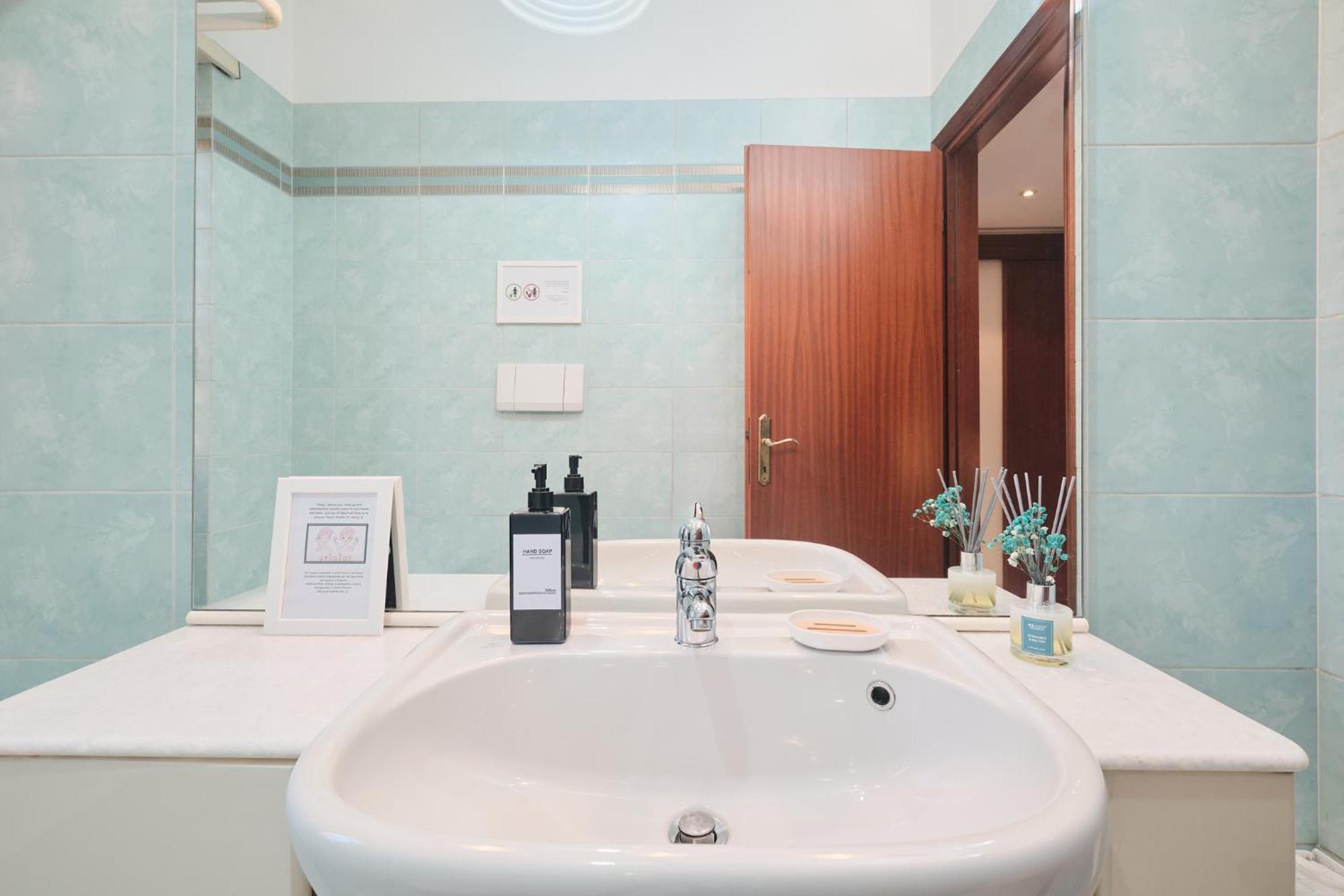 Parcheggio Gratuito, Wi-Fi -Netflix & Ac Apartment Rome Luaran gambar